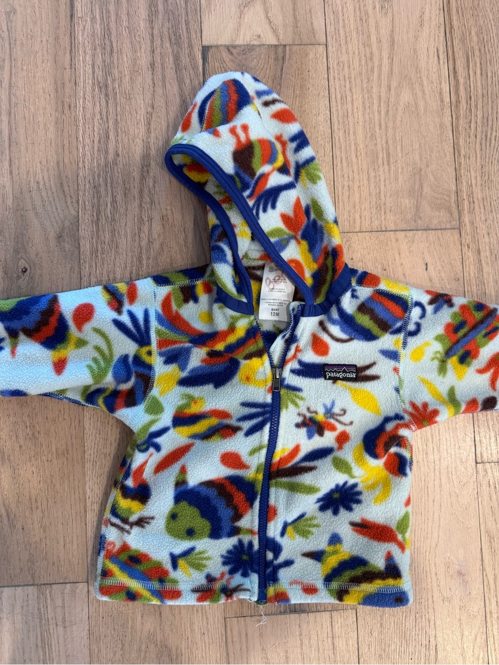 Patagonia Hooded Fleece Jacket in Multi Color Print 12m